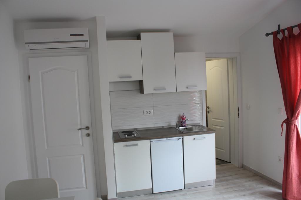 Apartment Vicko Drvenik  Exteriör bild