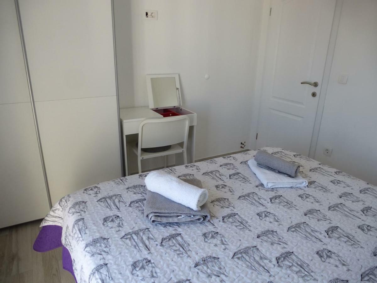 Apartment Vicko Drvenik  Exteriör bild