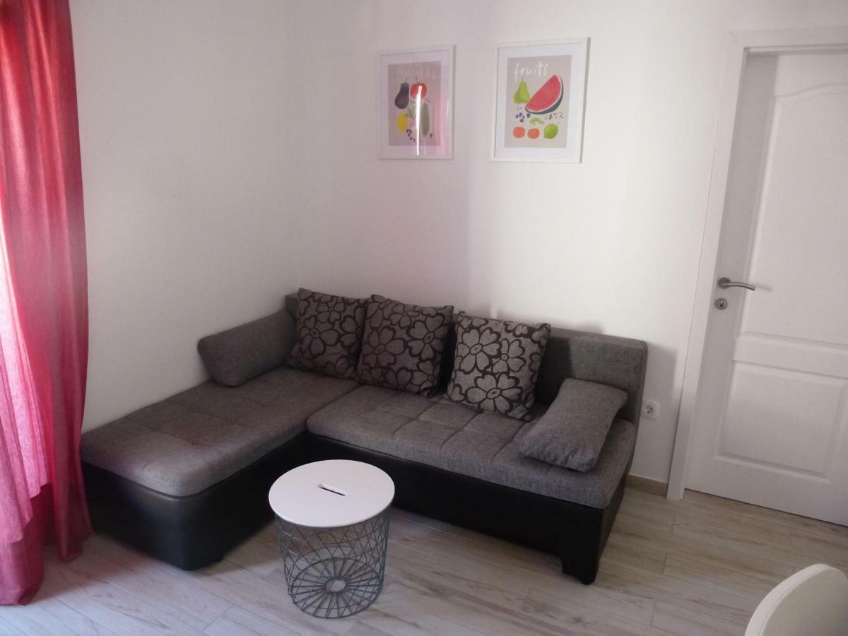 Apartment Vicko Drvenik  Exteriör bild